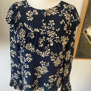 3/$12 Beautiful detailed floral blouse